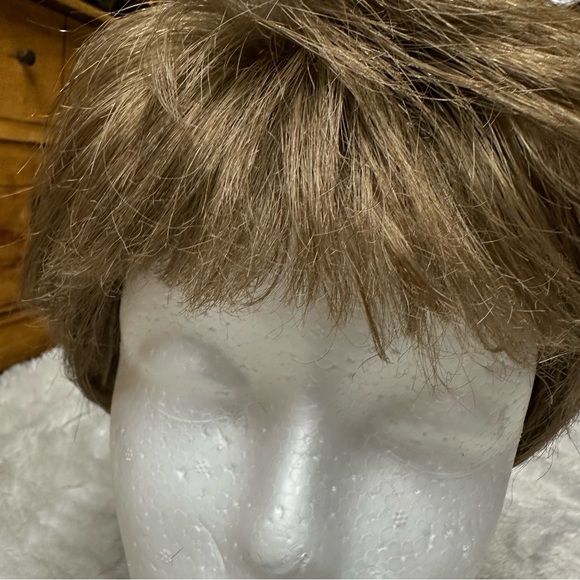 IOB Paula Young Cover Girl Whisper Lite Wig A2182 in Light Golden Brown Average - Picture 3 of 10